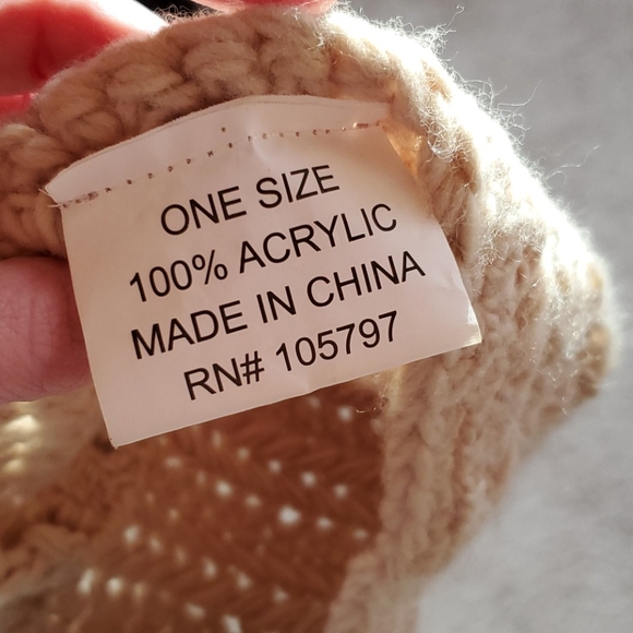 Winter hat - Picture 3 of 4